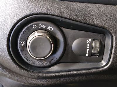 2023 Jeep Renegade - Photo 13