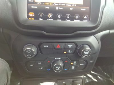 2023 Jeep Renegade - Photo 22