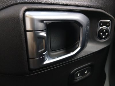 2023 Jeep Wrangler - Photo 17