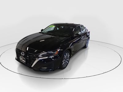 2025 Nissan Altima - Photo 3