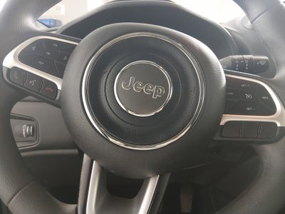 2023 Jeep Renegade - Photo 12