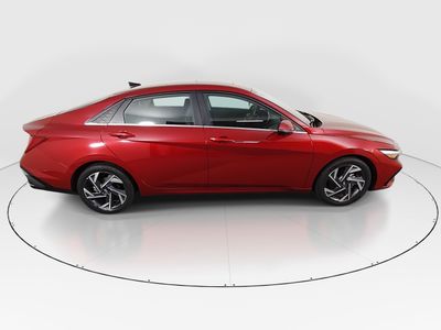 2024 Hyundai Elantra — photo 8 view