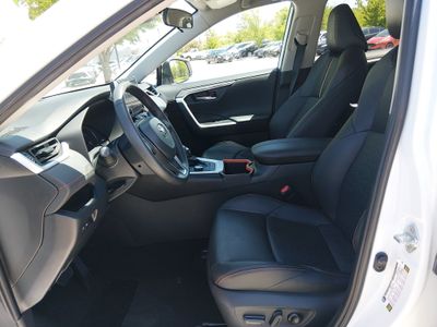 2024 Toyota RAV4 - Photo 17