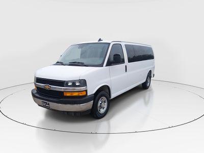 2025 Chevrolet Express Passenger - Photo 3