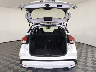 2023 Nissan Kicks - Photo 11