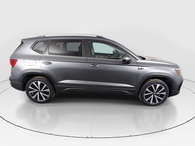 2024 Volkswagen Taos - Photo 8