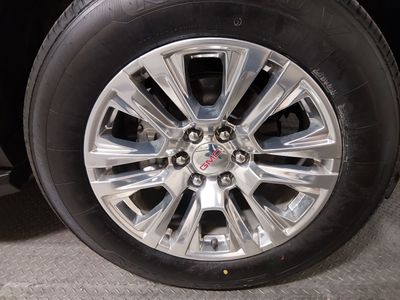 2025 GMC Yukon XL - Photo 10
