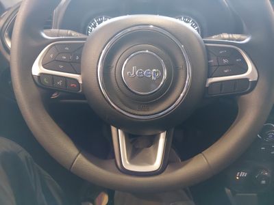 2023 Jeep Renegade - Photo 12