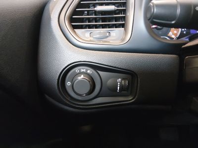 2023 Jeep Renegade - Photo 13