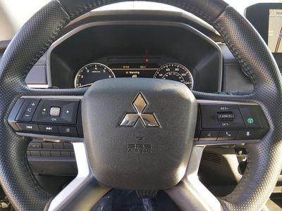 2024 Mitsubishi Outlander - Photo 13