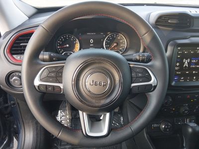 2023 Jeep Renegade - Photo 12