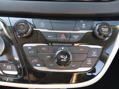 2023 Chrysler Voyager - Photo 20