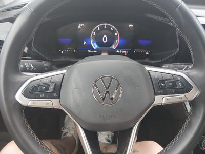 2024 Volkswagen Taos - Photo 12