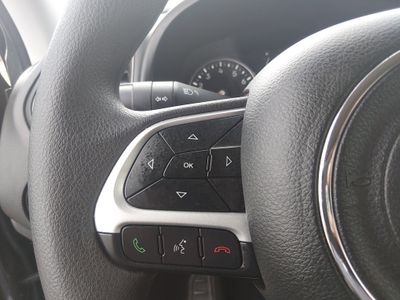 2023 Jeep Renegade - Photo 13