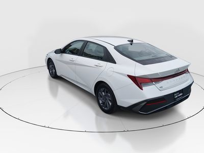 2024 Hyundai Elantra - Photo 5