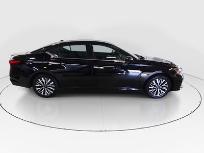 2025 Nissan Altima - Photo 8