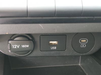 2024 Hyundai Elantra - Photo 18