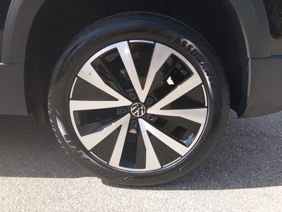 2024 Volkswagen Taos - Photo 10