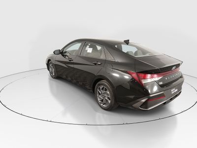2024 Hyundai Elantra - Photo 5