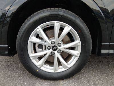 2024 Audi Q3 — photo 10 view