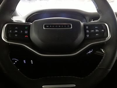 2024 Jeep Wagoneer - Photo 15