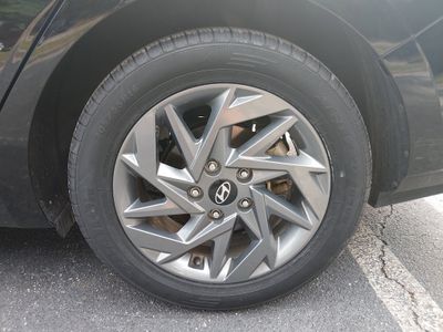 2024 Hyundai Elantra - Photo 10