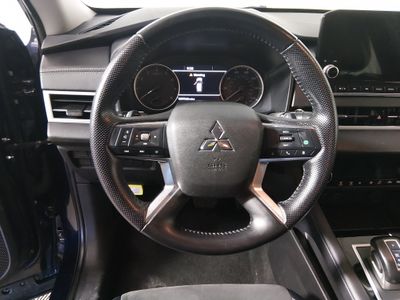 2024 Mitsubishi Outlander - Photo 12