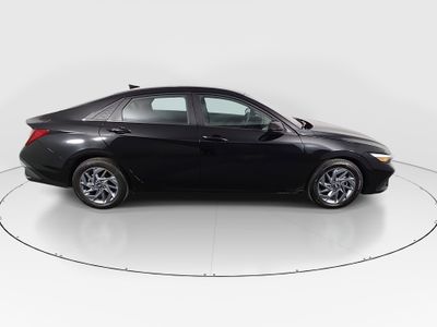 2024 Hyundai Elantra - Photo 8