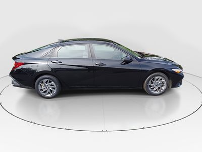 2024 Hyundai Elantra - Photo 8