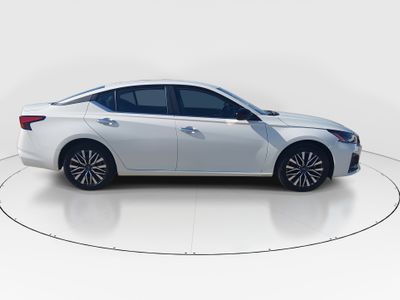 2025 Nissan Altima - Photo 8