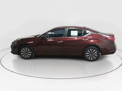 2025 Nissan Altima - Photo 4