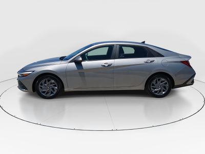2024 Hyundai Elantra - Photo 4