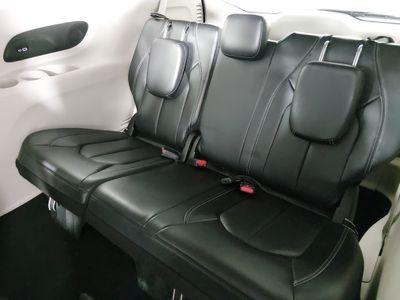 2022 Chrysler Pacifica — photo 18 view