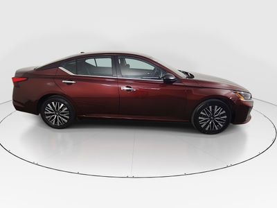 2025 Nissan Altima - Photo 8