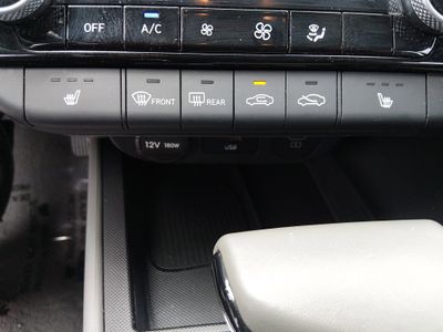 2025 Hyundai Elantra - Photo 18