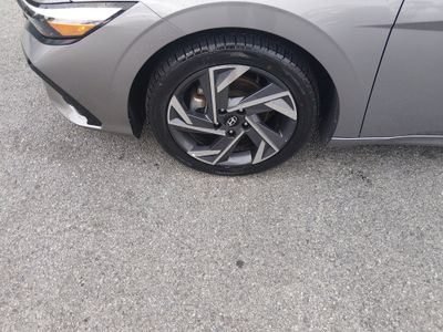 2025 Hyundai Elantra - Photo 11