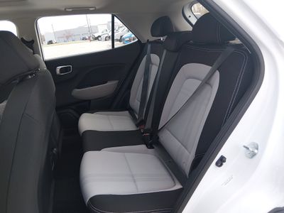 2025 Hyundai Venue - Photo 18