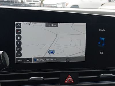 2024 Hyundai Elantra - Photo 17