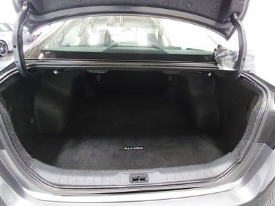 2025 Nissan Altima - Photo 11