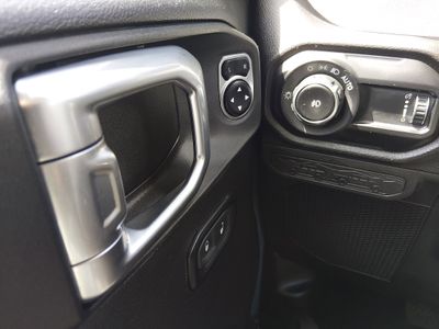 2024 Jeep Wrangler - Photo 13