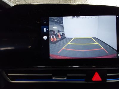 2024 Hyundai Elantra — photo 16 view