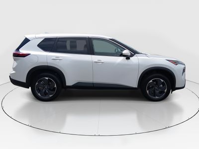 2024 Nissan Rogue — photo 8 view