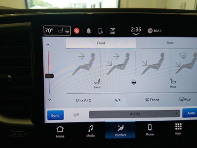 2023 Chrysler Pacifica — photo 18 view