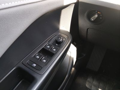 2024 Volkswagen Taos - Photo 13