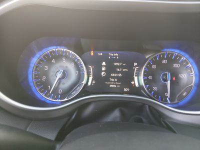 2024 Chrysler Pacifica — photo 14 view