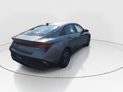 2024 Hyundai Elantra - Photo 7