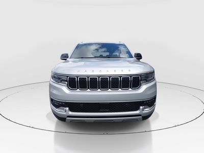 2023 Jeep Wagoneer L - Photo 2