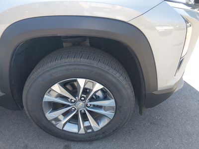 2025 Chevrolet Equinox - Photo 10