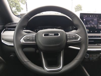 2024 Jeep Compass - Photo 12