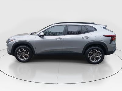 2025 Chevrolet Trax - Photo 4